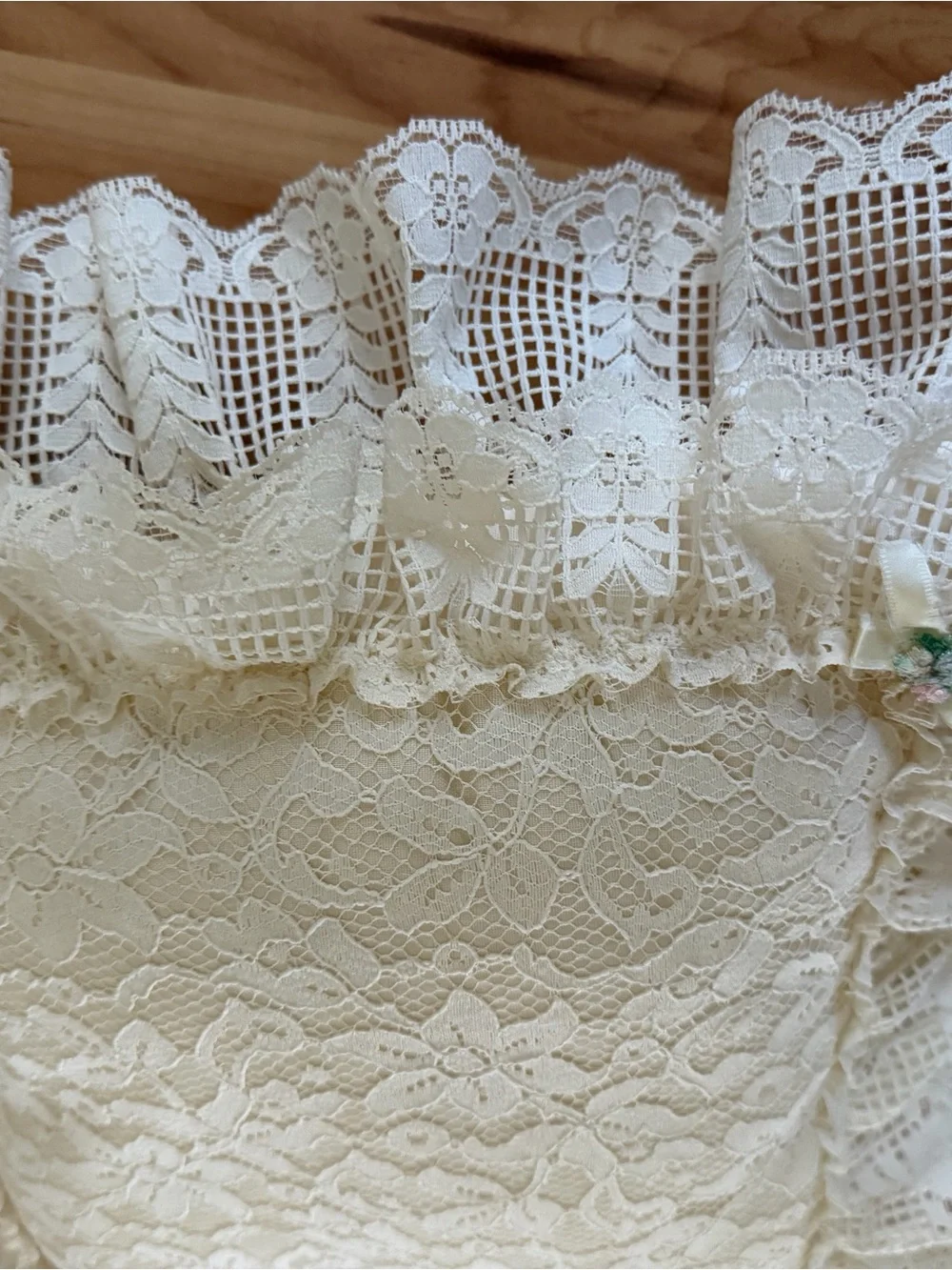 N/A elegant cream